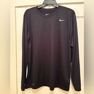 Men’s black, long sleeve Nike dri fit athletic shirt-L